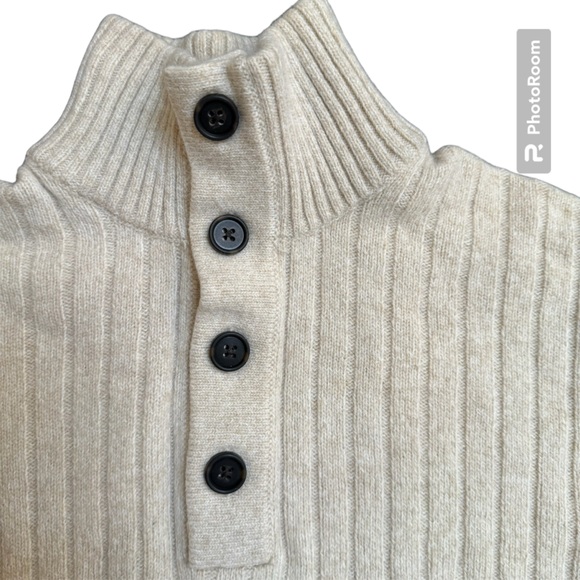 Banana Republic beige ribbed wool sweater in men’s size small - Picture 3 of 4